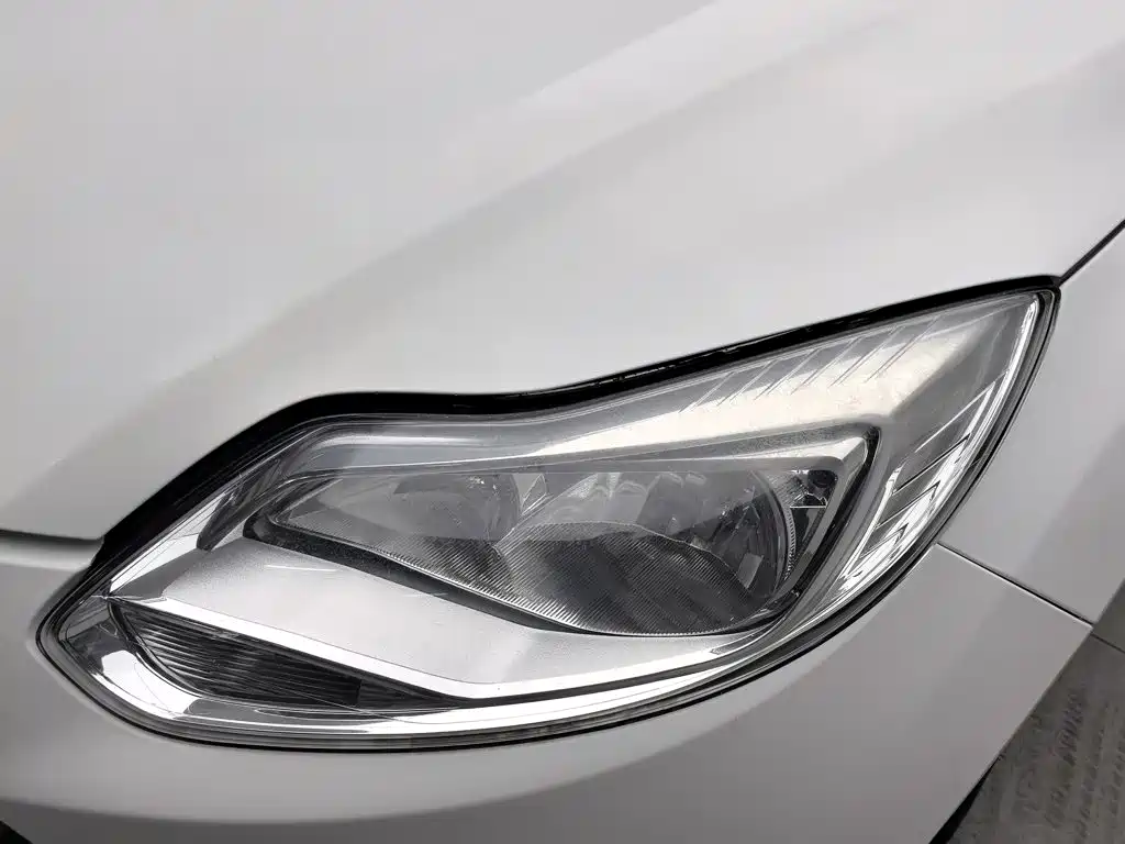 Ford Focus 2015 — фото 7