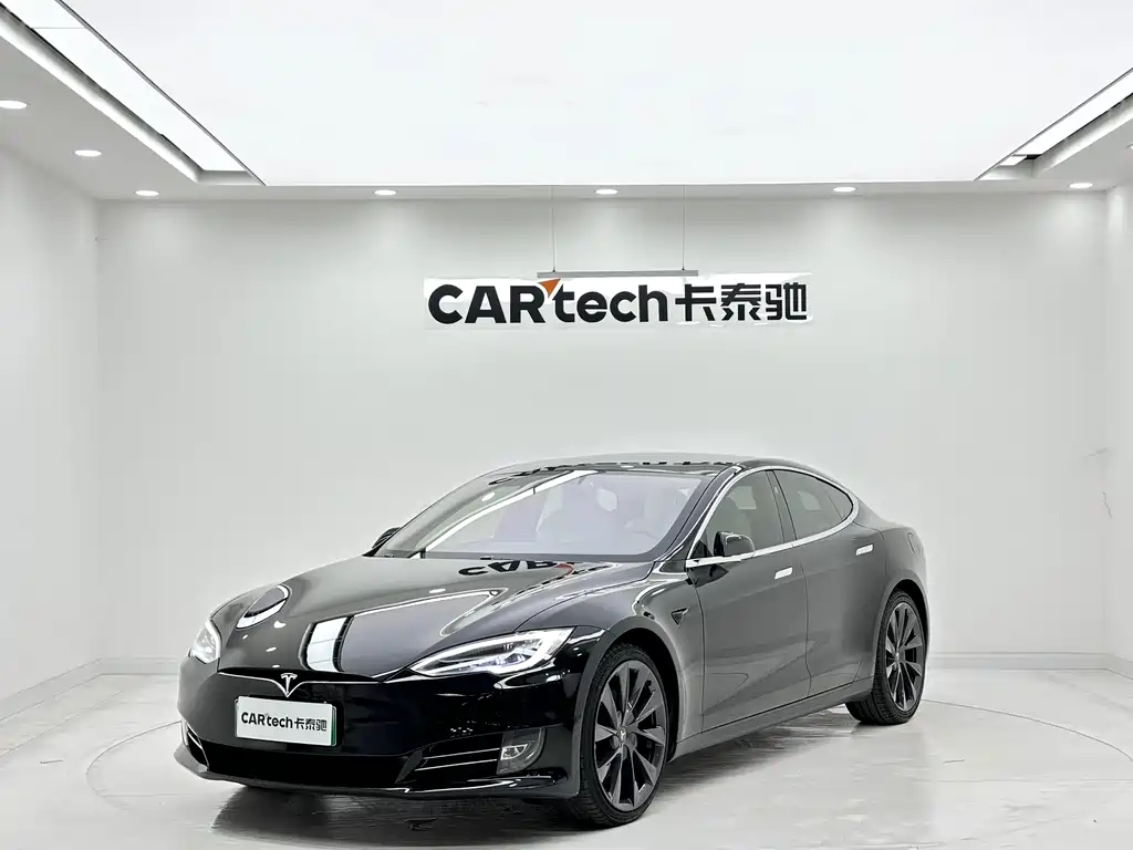Tesla Model S 2020 — фото 1