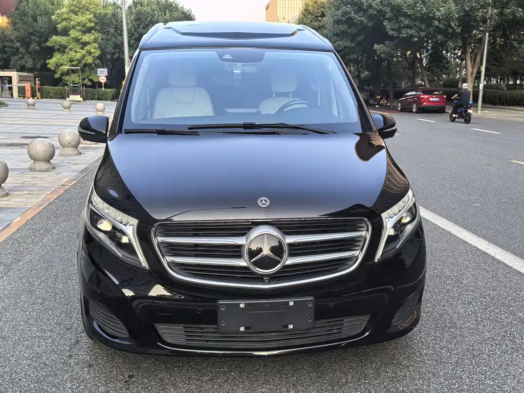 Mercedes-Benz V-Class 2020 — фото 8