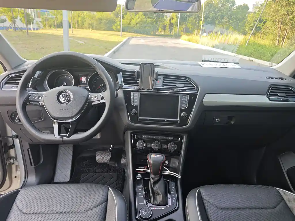 Volkswagen Tiguan L 2018 — фото 13