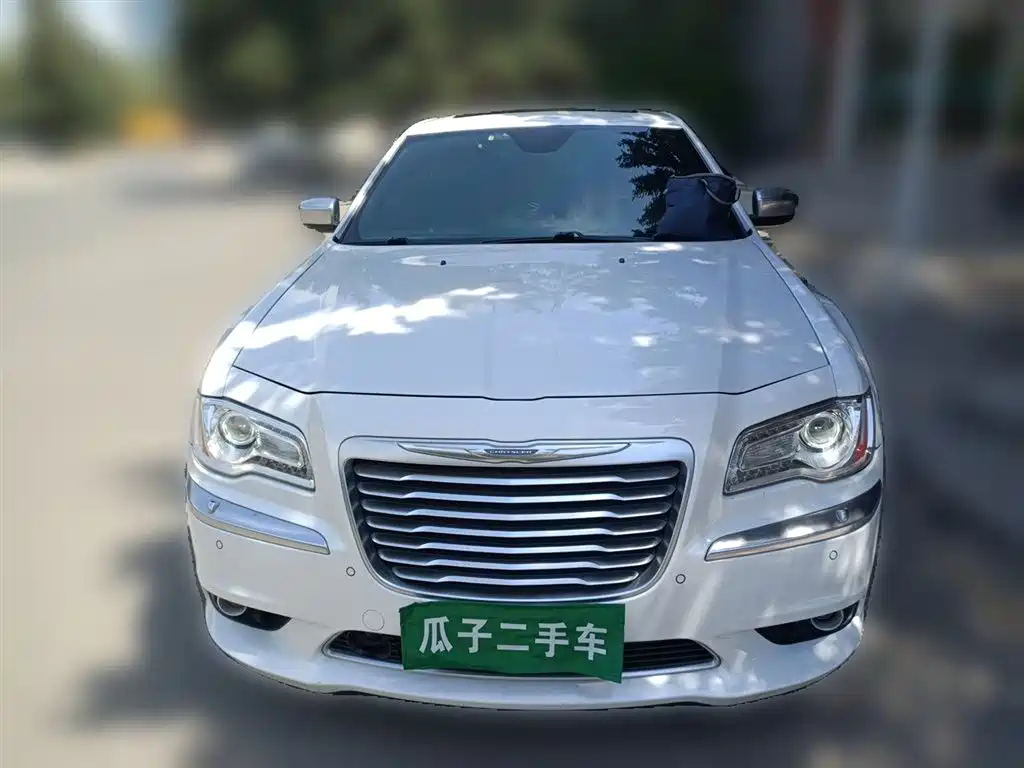 Chrysler 300C 2016 — фото 24