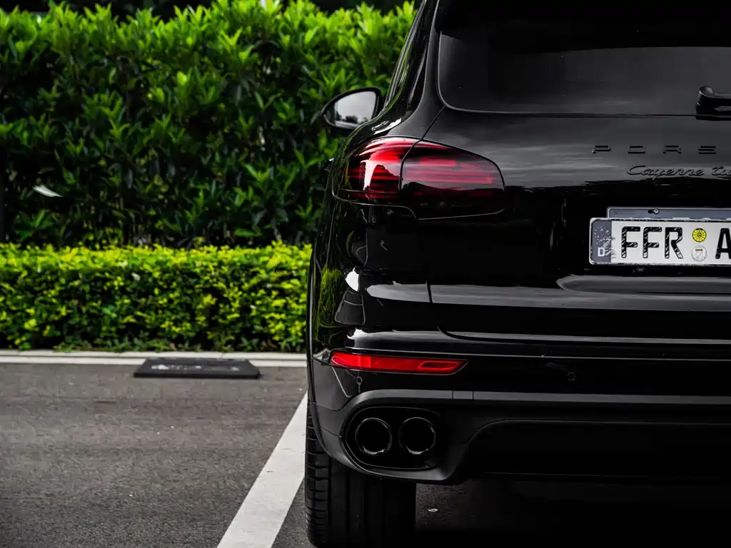 Porsche Cayenne 2017 — фото 23