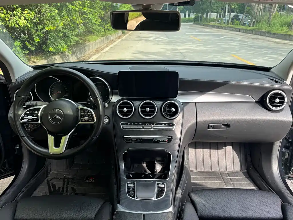 Mercedes-Benz C-Class 2019 — фото 12