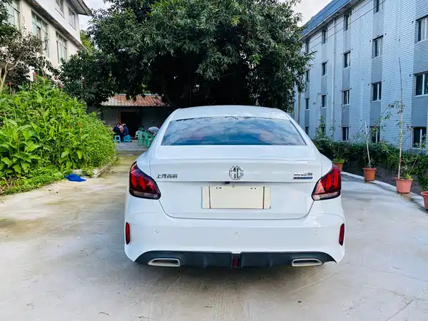 MG MG5 2022