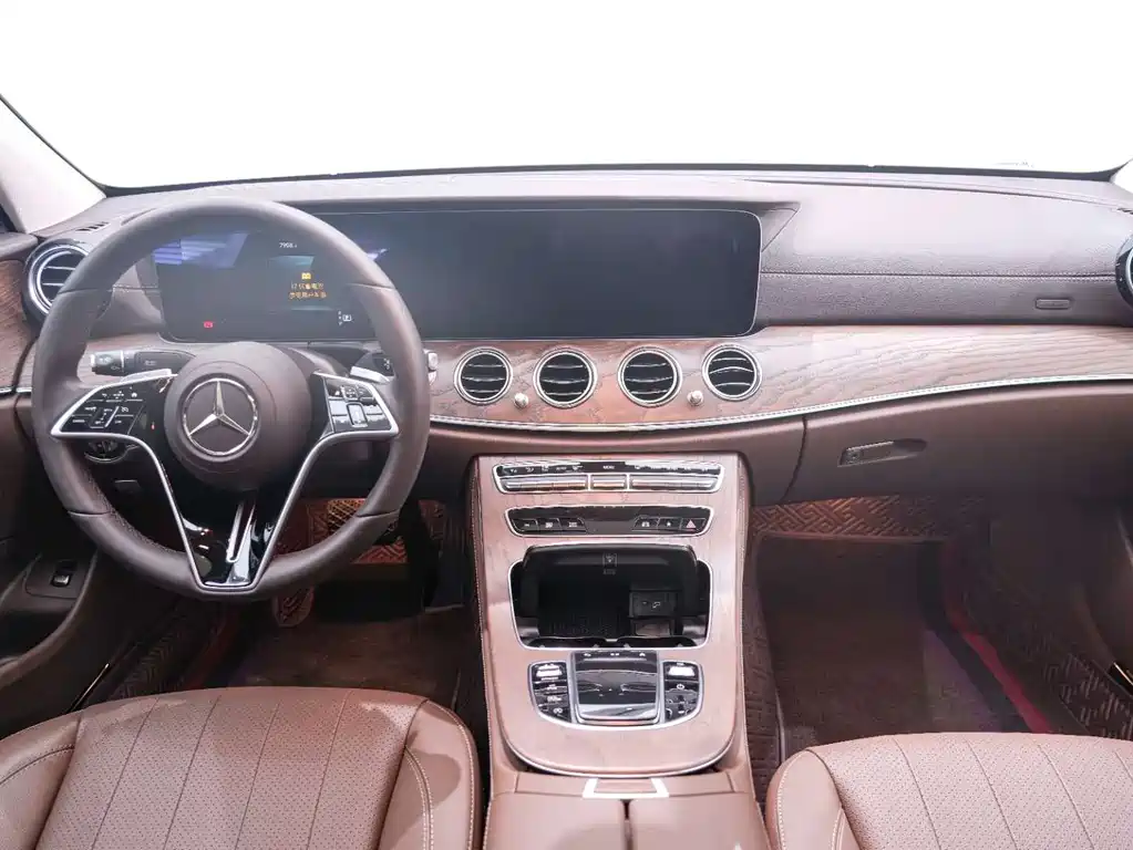 Mercedes-Benz E-Class 2023 — фото 11