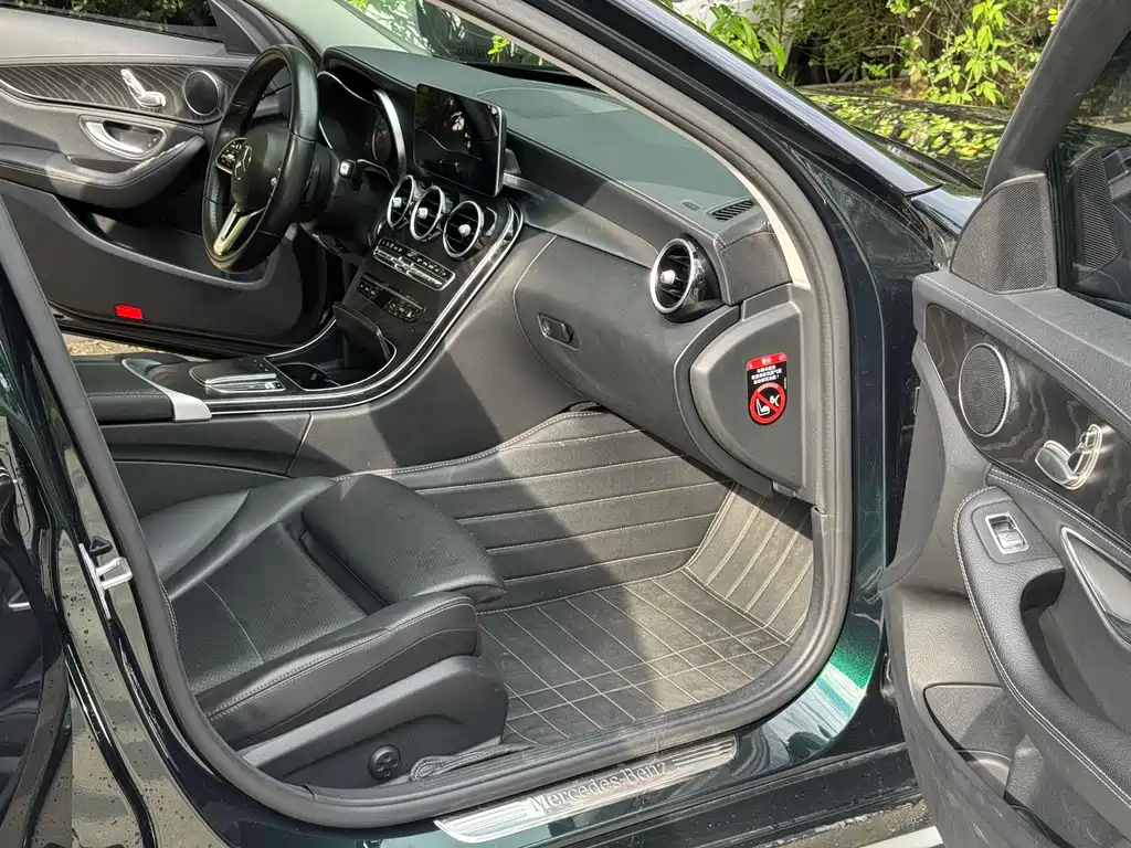 Mercedes-Benz C-Class 2019 — фото 13