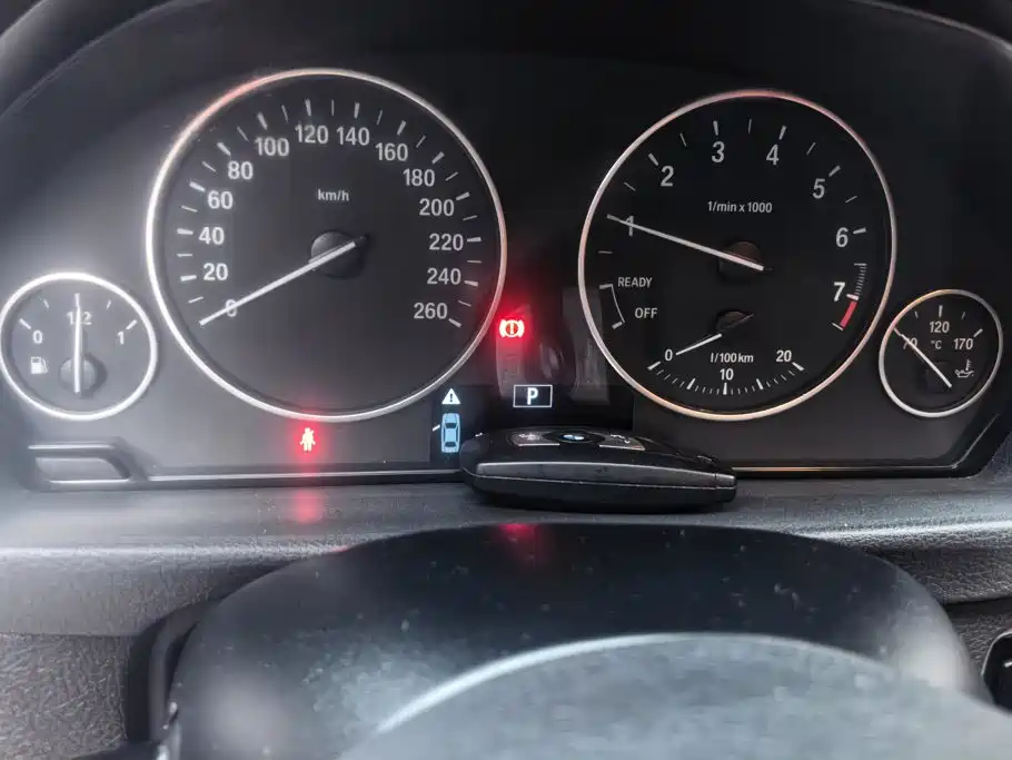 BMW 3 Series 2015 — фото 14