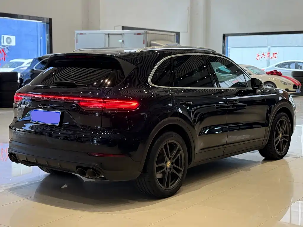 Porsche Cayenne 2022