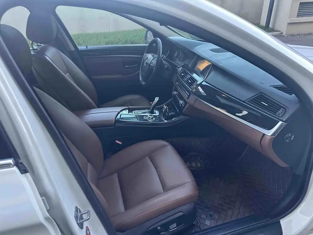 BMW 5 Series 2014 — фото 20