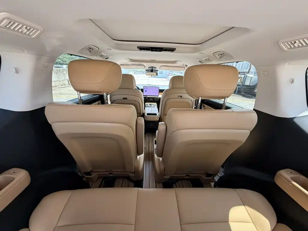 GAC Trumpchi E8 PHEV 2024 — фото 24