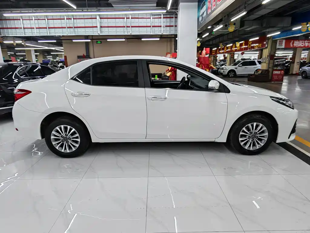 Toyota Corolla 2018 — фото 9