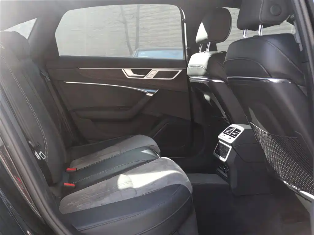 Audi A6L 2023 — фото 14