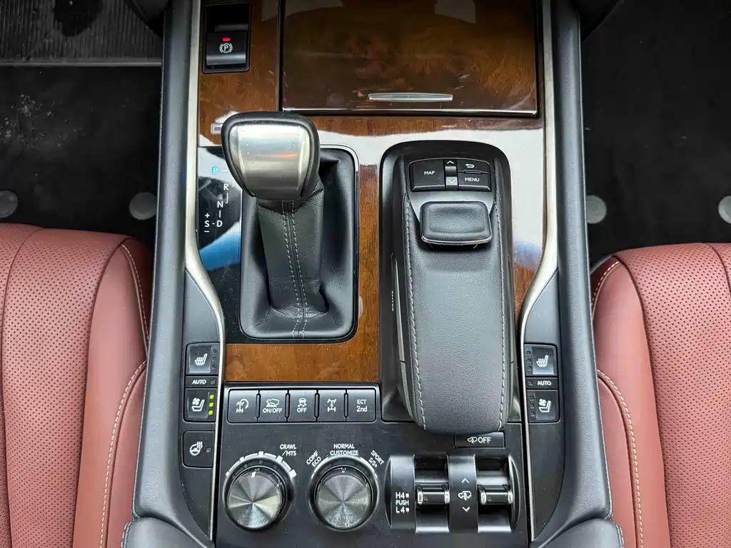 Lexus LX 2019 — фото 18