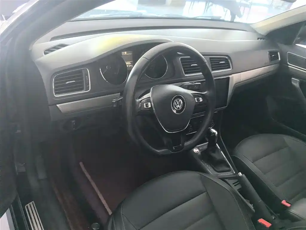 Volkswagen Lavida 2017 — фото 10