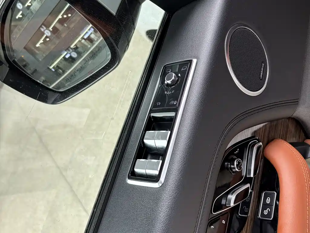 Land Rover Range Rover 2018 — фото 19