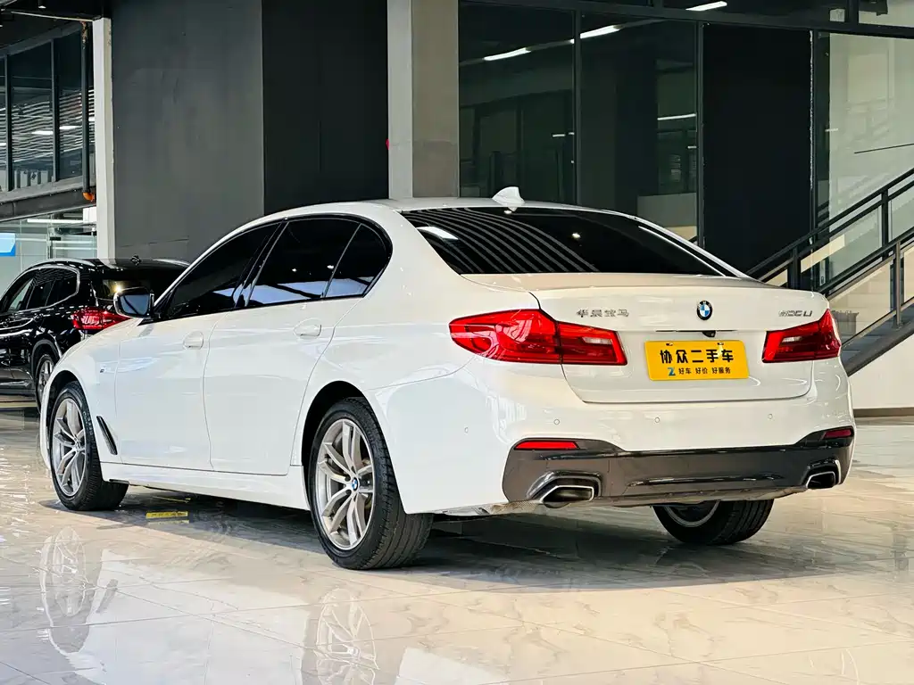 BMW 5 Series 2019 — фото 3