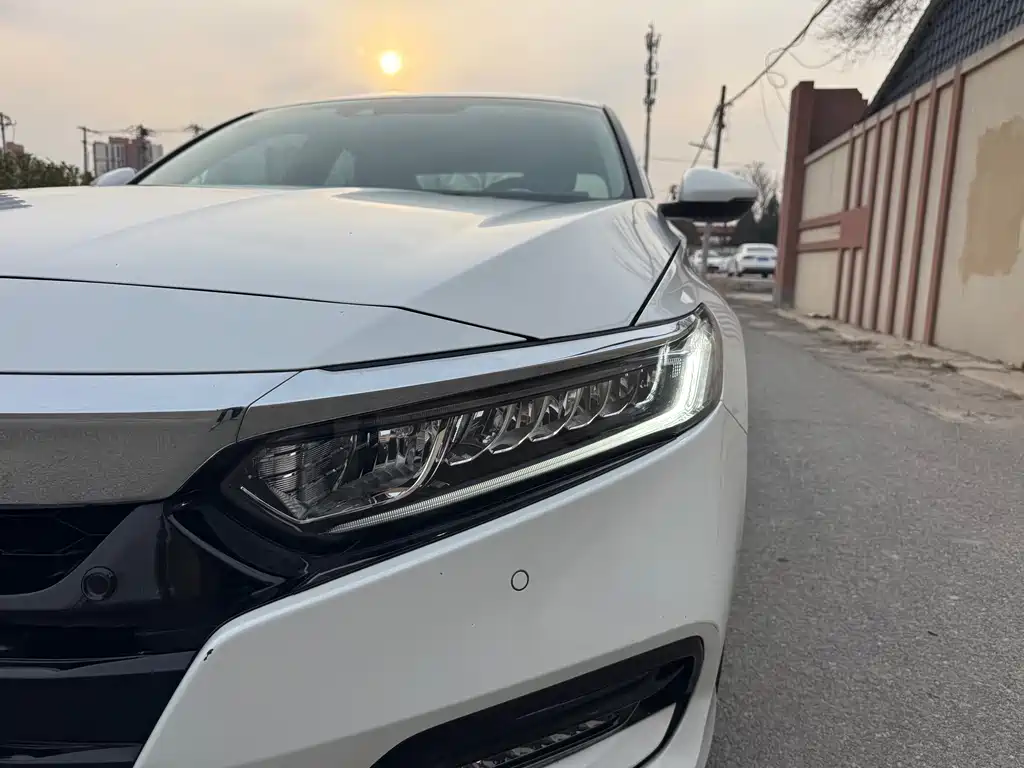 Honda Accord 2019 — фото 25