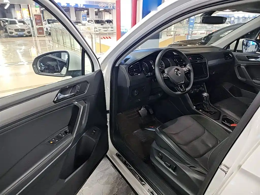 Volkswagen Tiguan L 2019 — фото 16