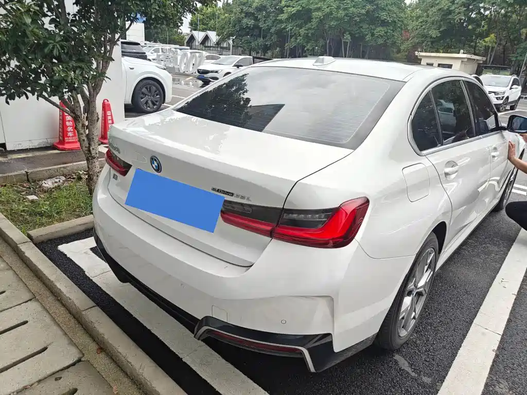 BMW i3 2023