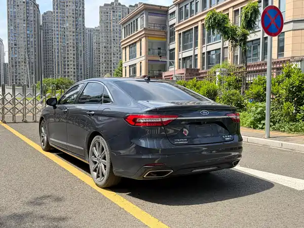 Ford Taurus 2019