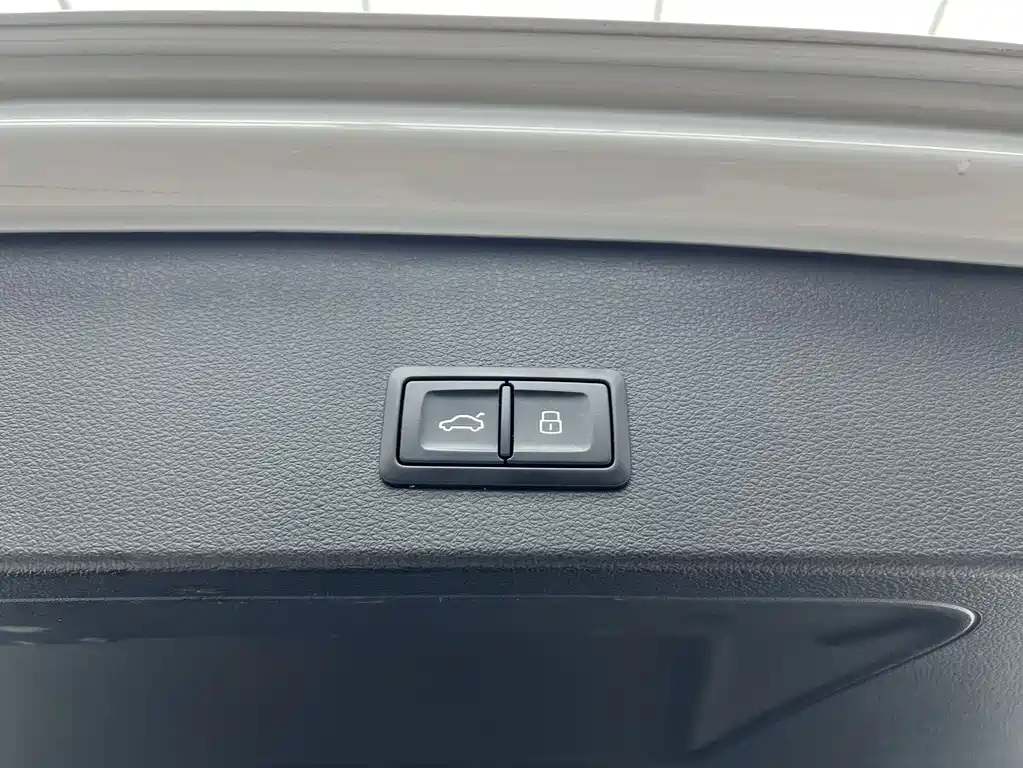 Audi Q2L 2023 — фото 19