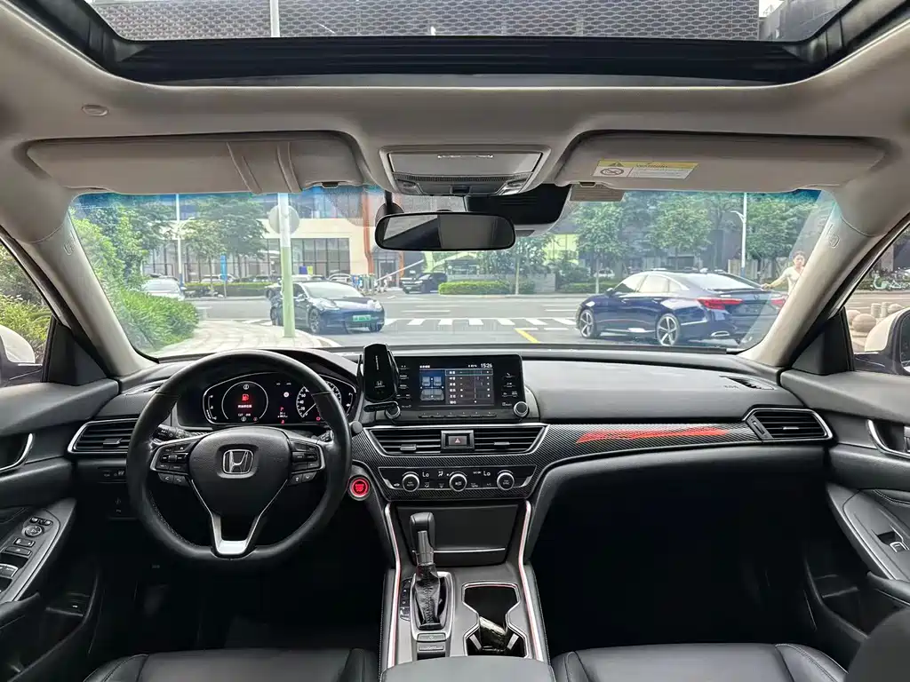 Honda Accord 2020 — фото 11