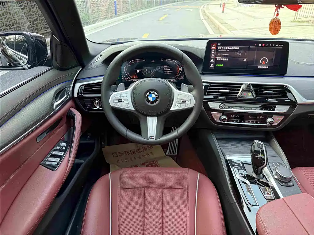 BMW 5 Series 2023 — фото 10