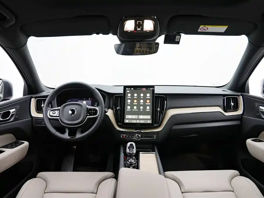 Volvo XC60 PHEV 2025 — фото 9