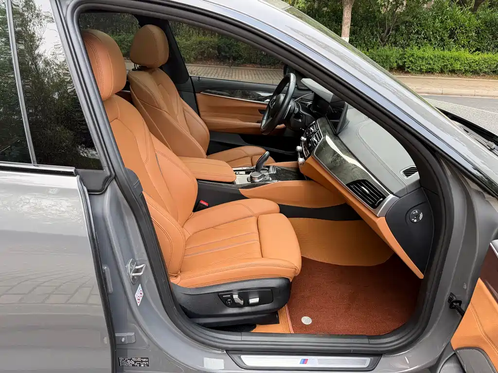 BMW 6 Series GT 2022 — фото 16