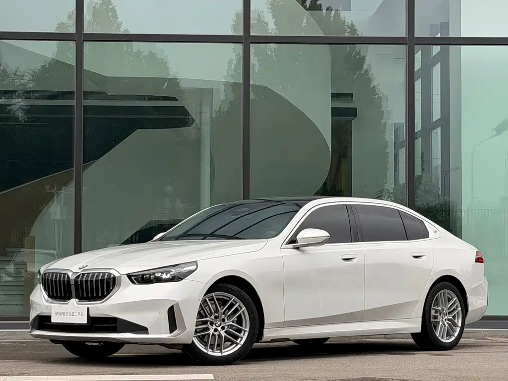 BMW 5 Series 2024