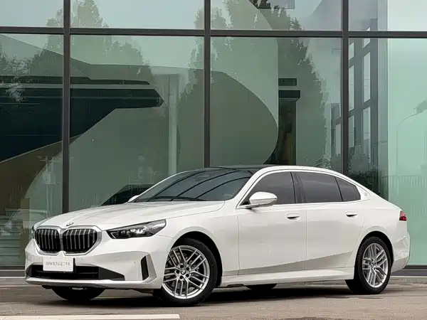 BMW 5 Series 2024