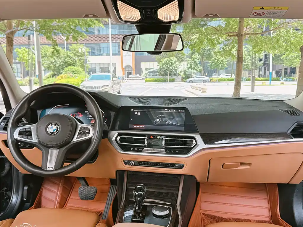 BMW 3 Series 2019 — фото 11