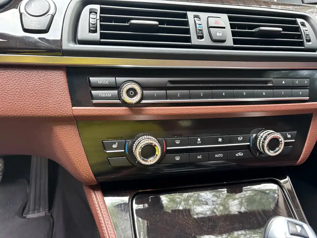 BMW 5 Series 2017 — фото 14