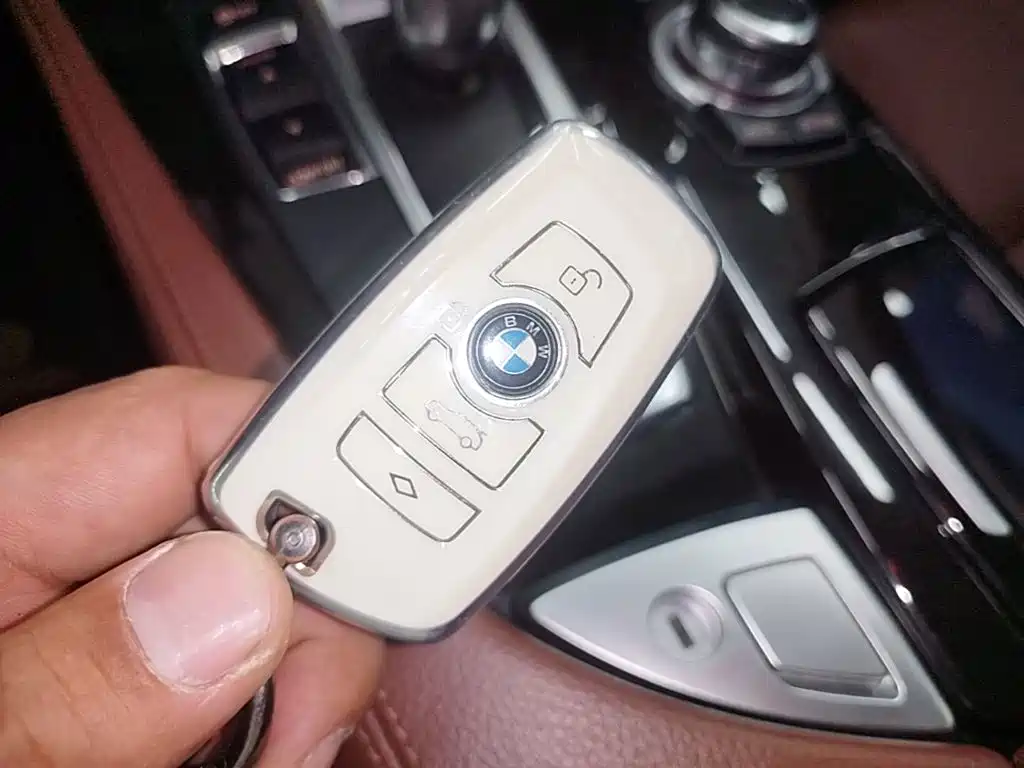 BMW 5 Series 2015 — фото 9
