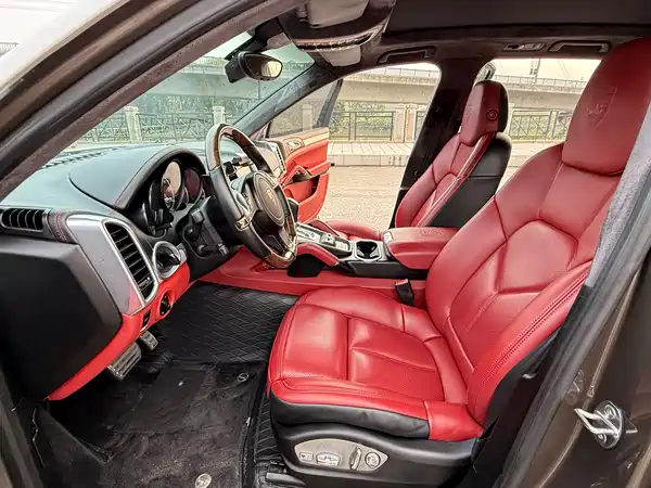 Porsche Cayenne 2011