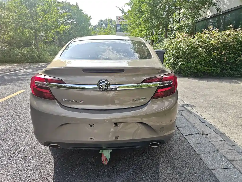 Buick Regal 2017 — фото 11