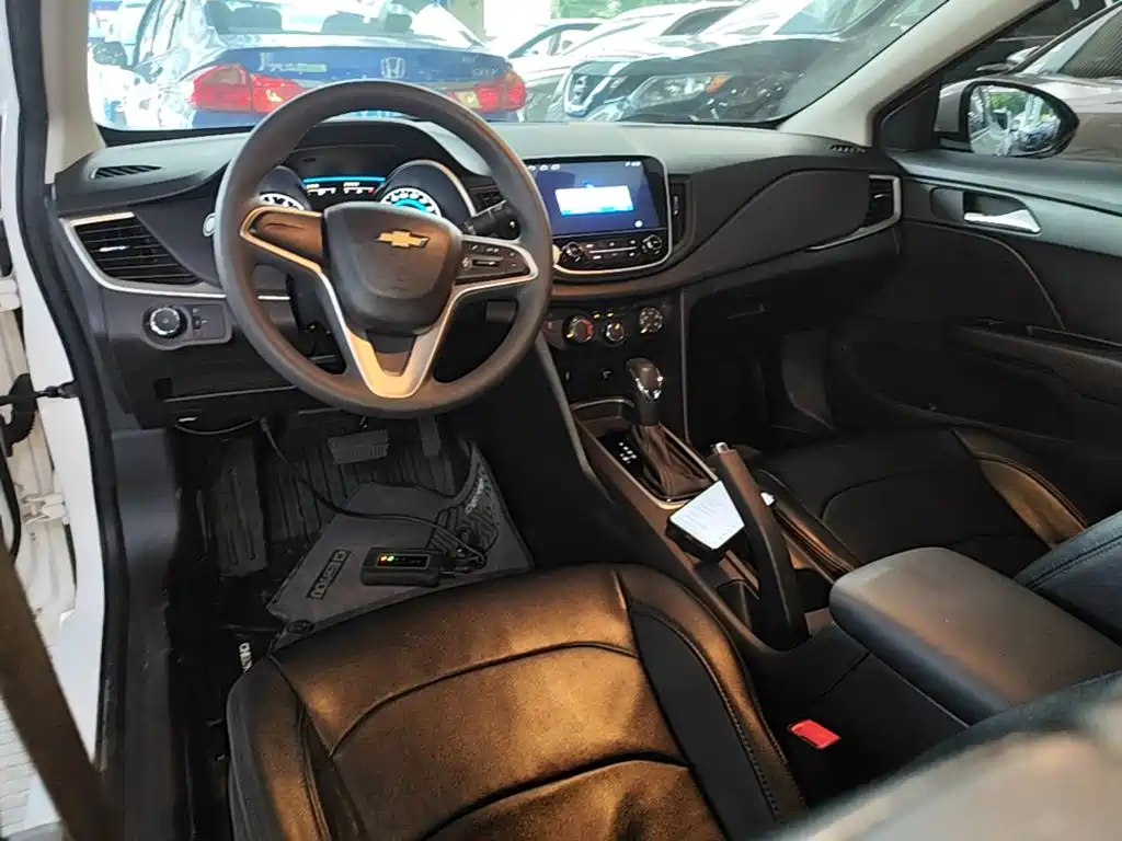 Chevrolet Cavalier 2017 — фото 10