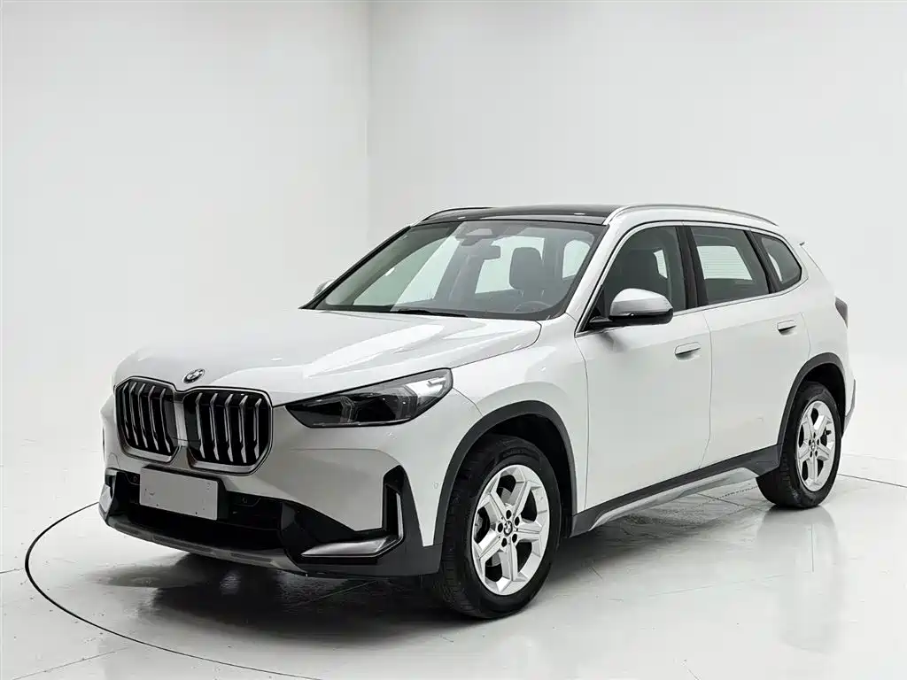 BMW X1 2023 — фото 1