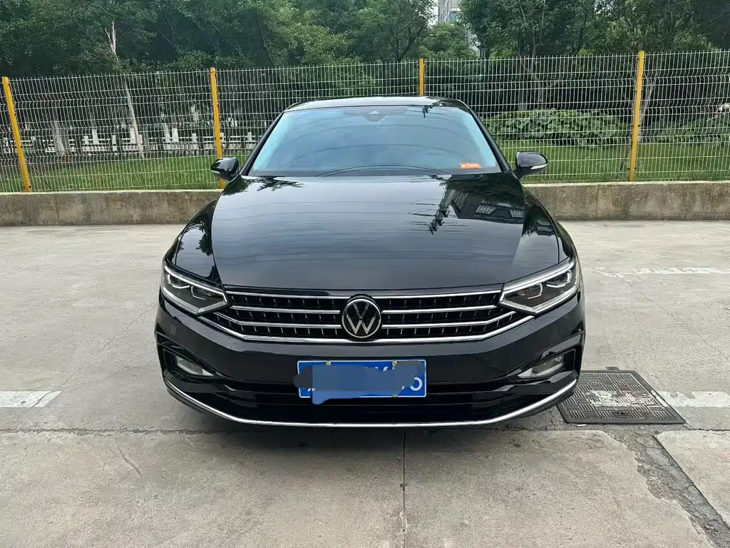 Volkswagen Magotan 2025
