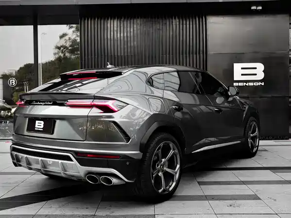 Lamborghini Urus 2021