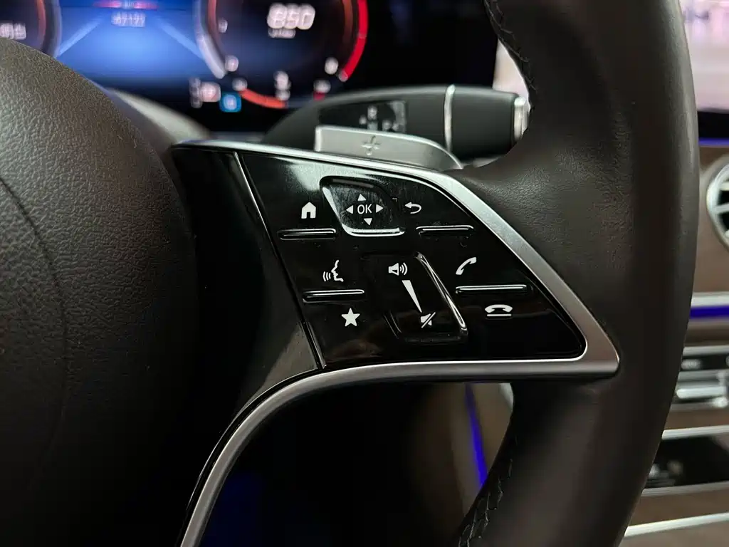 Mercedes-Benz E-Class 2020 — фото 24