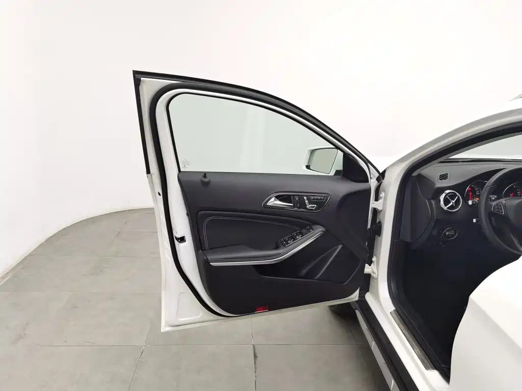 Mercedes-Benz GLA 2018 — фото 8
