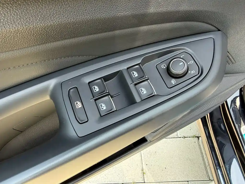 Volkswagen Passat 2023 — фото 14