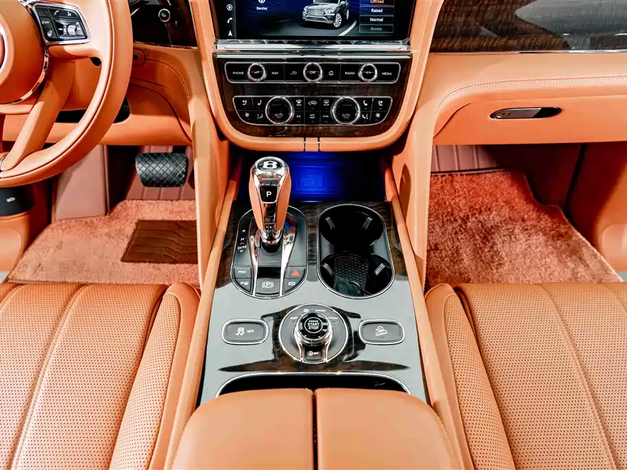 Bentley Bentayga 2020 — фото 16