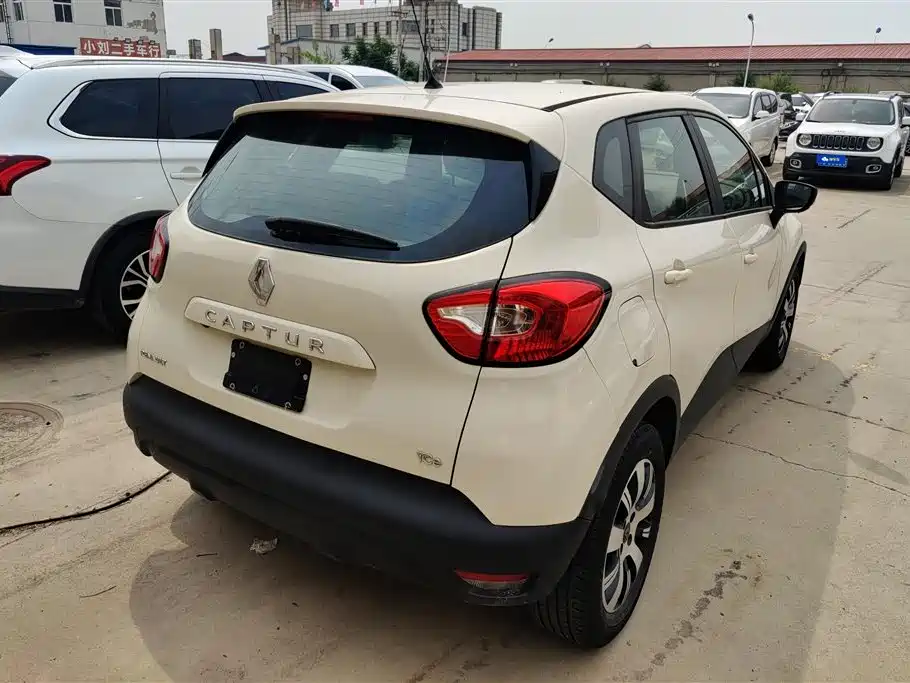 Renault Captur 2016 — фото 3