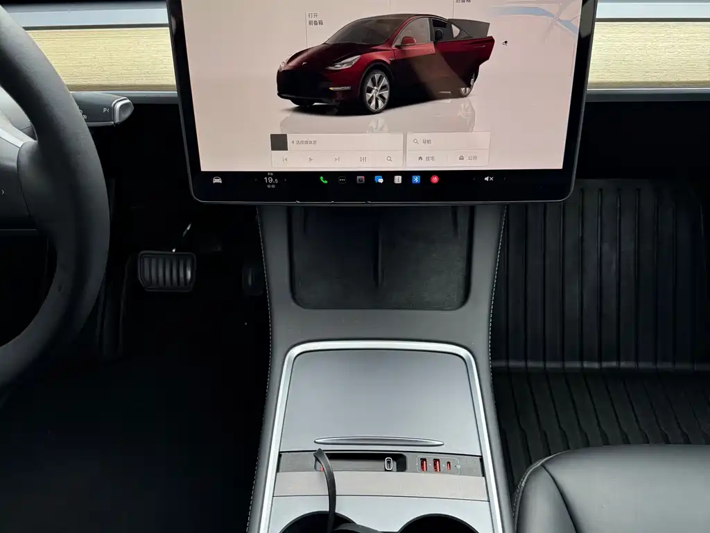 Tesla Model Y 2023 — фото 10