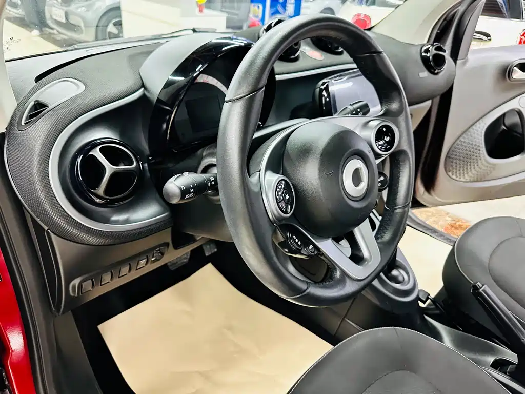 smart Fortwo 2019 — фото 25
