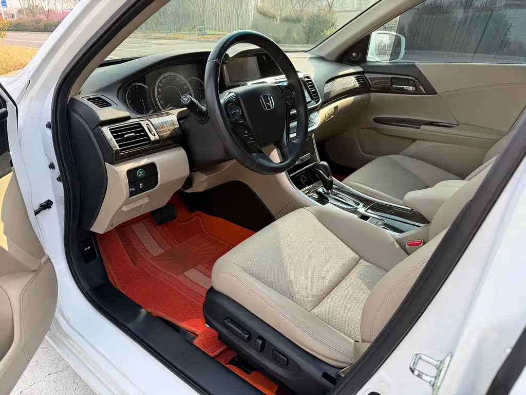 Honda Accord 2015 — фото 10