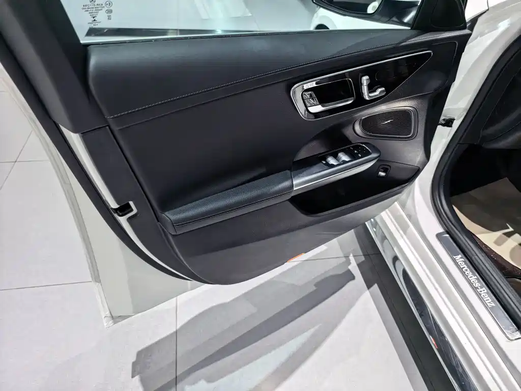 Mercedes-Benz C-Class 2022 — фото 7