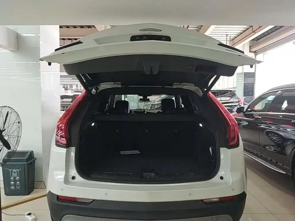 Cadillac XT4 2018 — фото 15